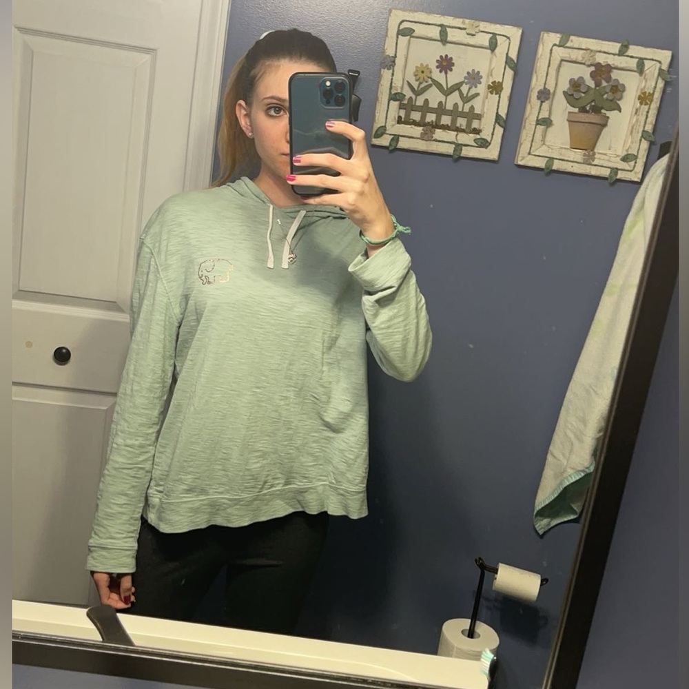 Ivory Ella green elephant drawstring hooded long sleeve shirt M
